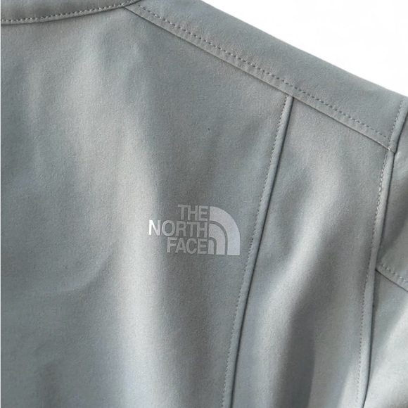 The North Face Women’s Grey Full Zip Jacket! XS! - Picture 3 of 10